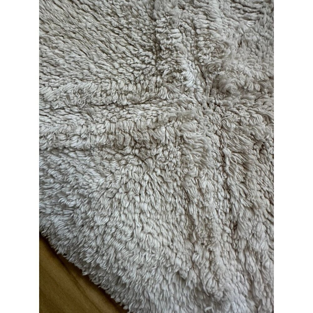 Plush Diamond Pattern Bath Mat - Picture 4 of 12